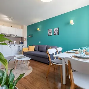  Apartamento Oasis: Stylish Retreat In The Heart Of
