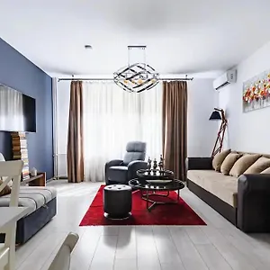  Apartamento 10 Seconds Away From The Main Street, Free Secured Parking